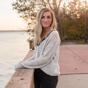 Meet your Posher, Abbie